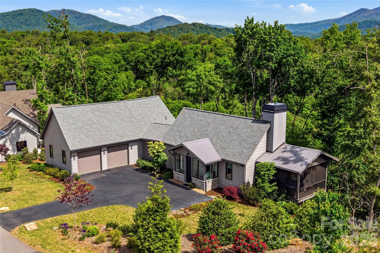 162 Riverbend Forest Dr., Asheville, NC 28805
