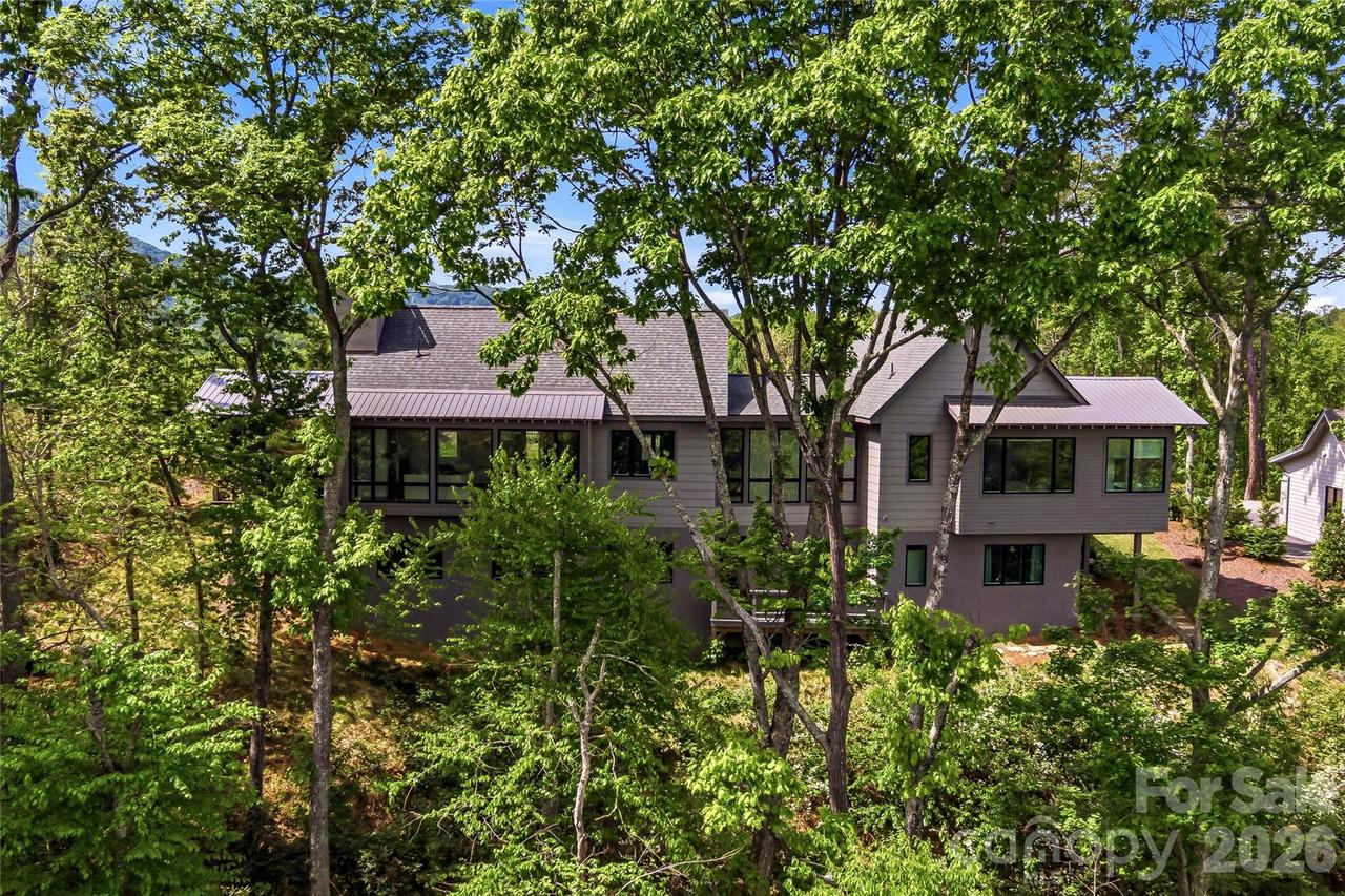 162 Riverbend Forest Dr., Asheville, NC 28805