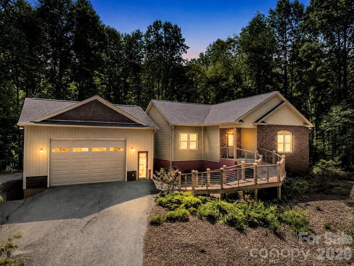 281 Ewbank Rd., Etowah, NC 28729