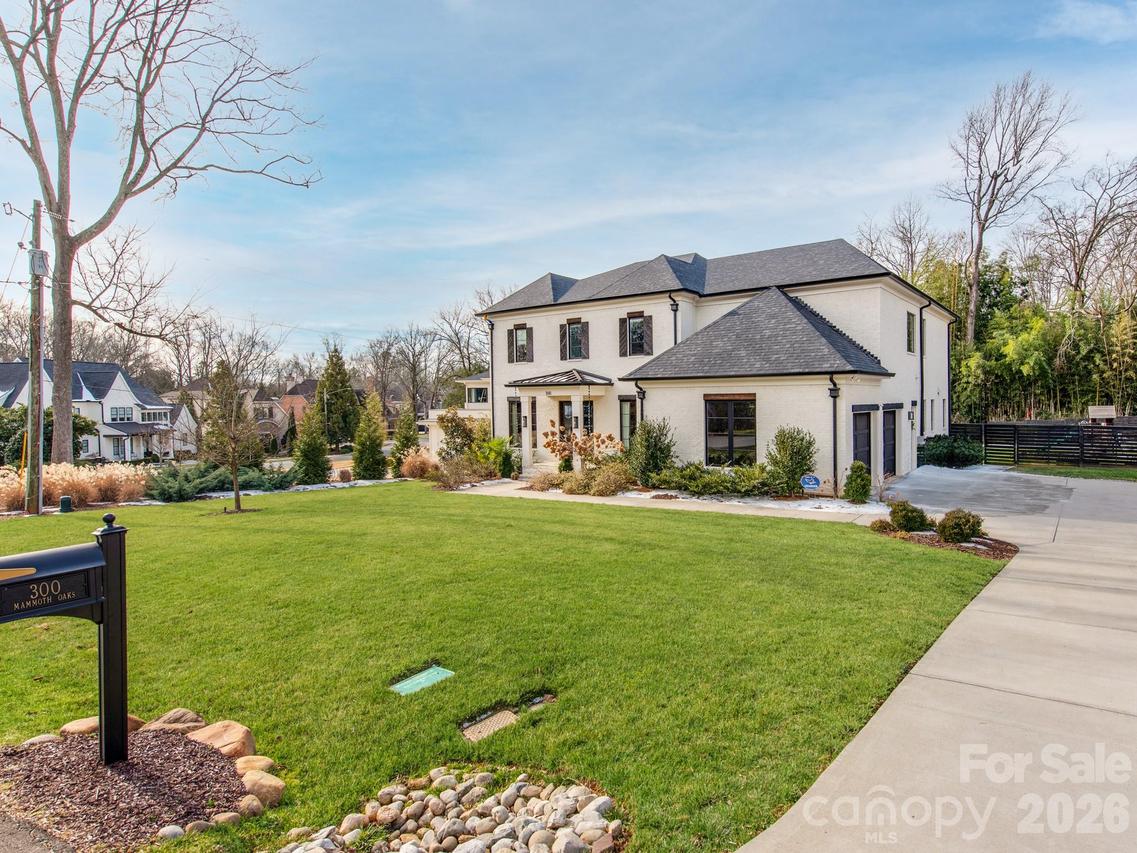 300 Mammoth Oaks Dr., Charlotte, NC 28270