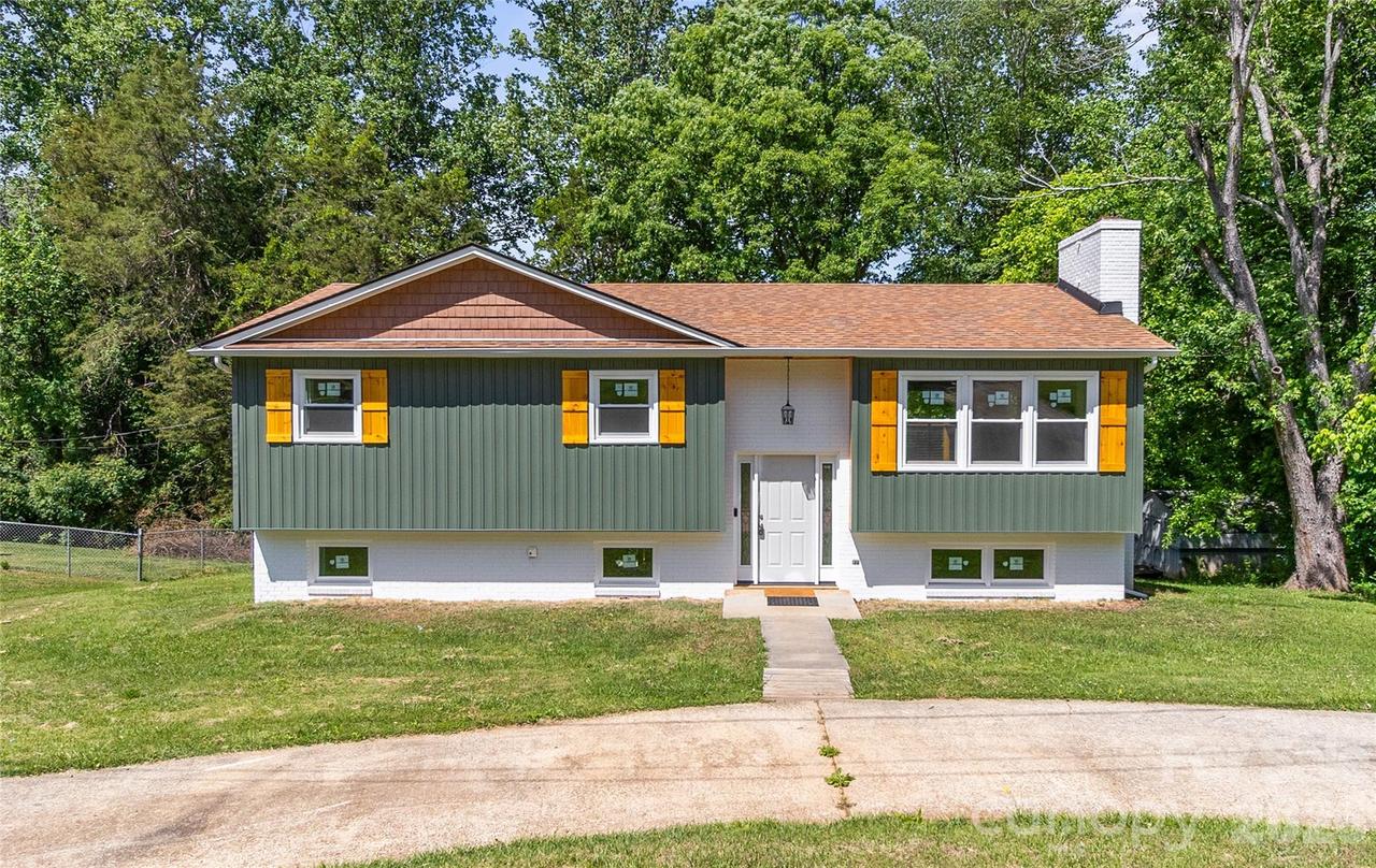 2474 Cedar Valley Dr., Conover, NC 28613