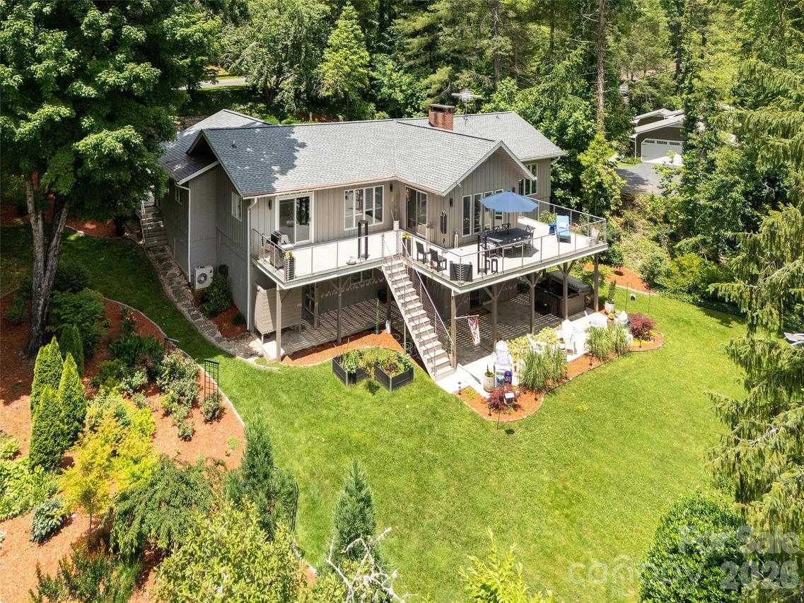 30 W Fairway Dr., Etowah, NC 28729