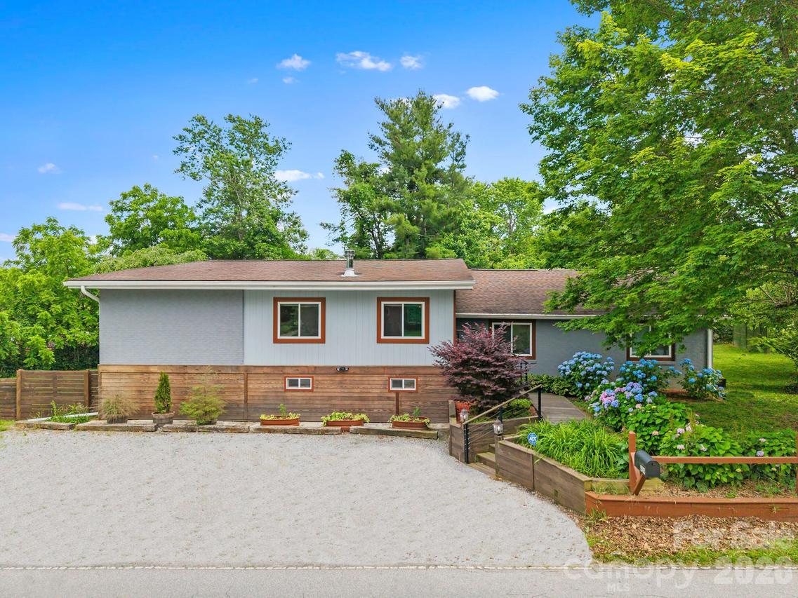 419 E Blue Ridge Rd., East Flat Rock, NC 28726