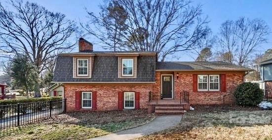 1215 6th St., Hickory, NC 28601