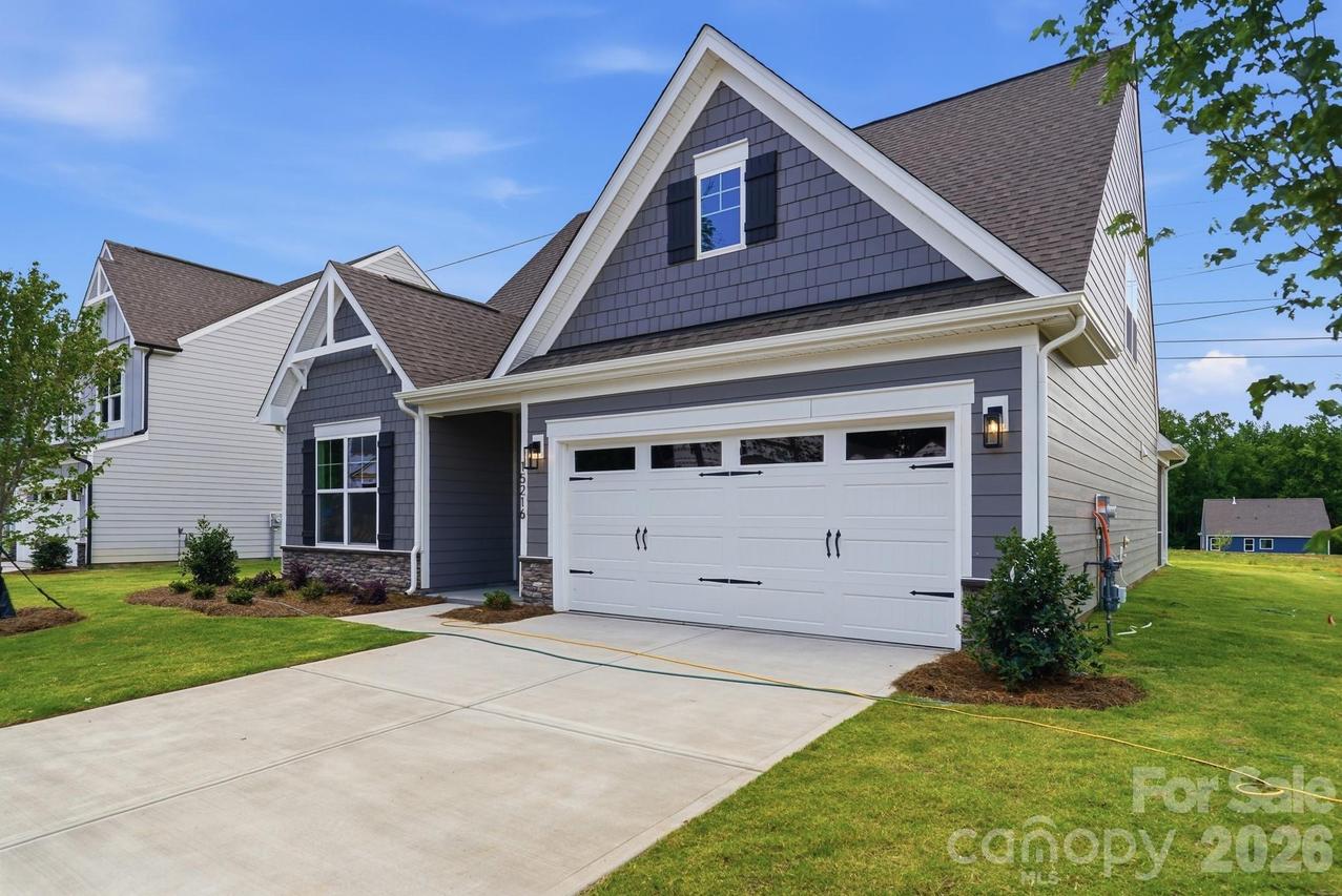 15216 First Broad Dr., Huntersville, NC 28078