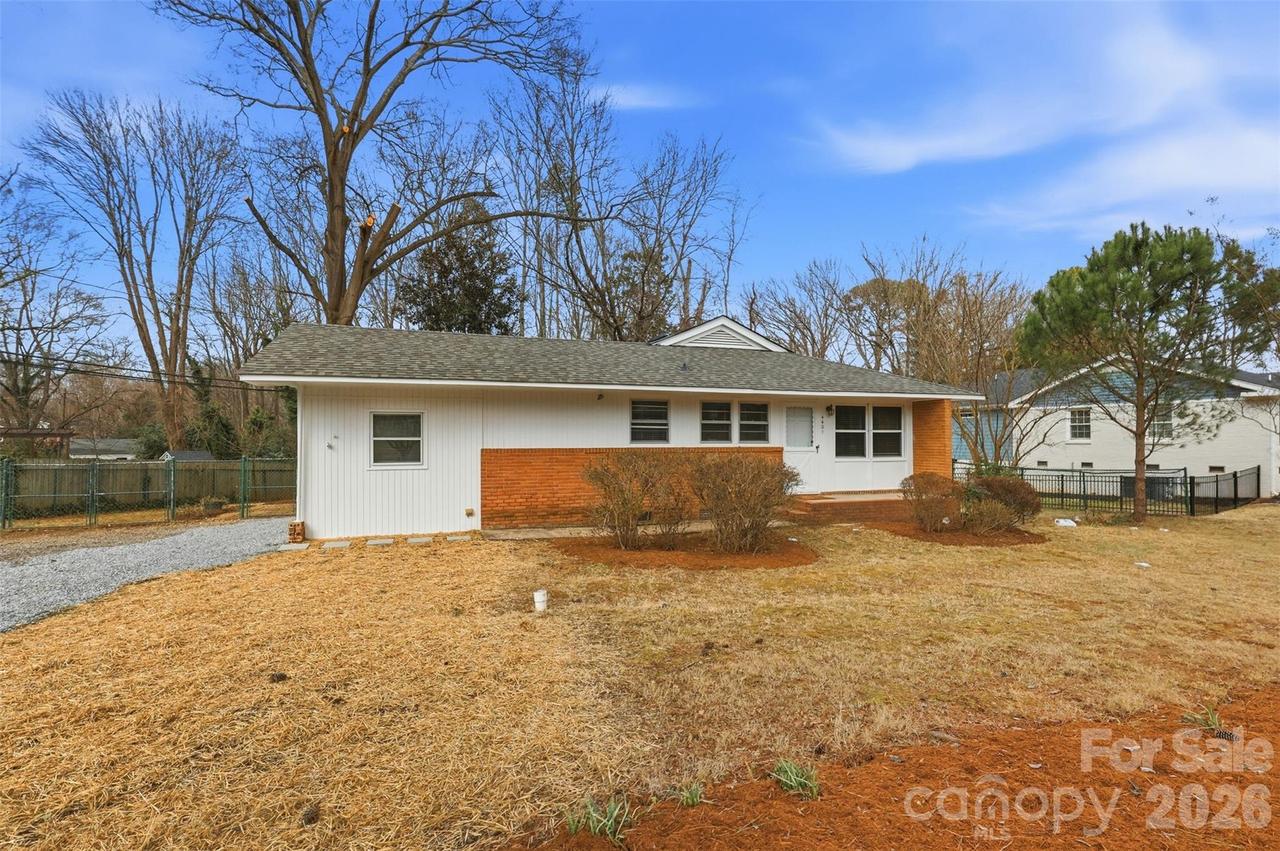 4401 Somerdale Ln., Charlotte, NC 28205