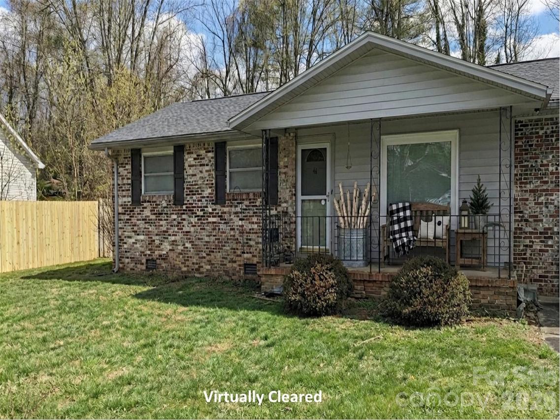 46 Sunny Acres Dr., Etowah, NC 28729