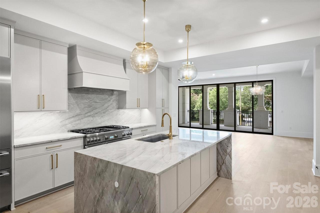 409 Queens Rd. #101, Charlotte, NC 28207