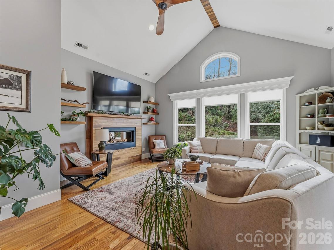 1442 Walnut Ridge Rd., Brevard, NC 28712