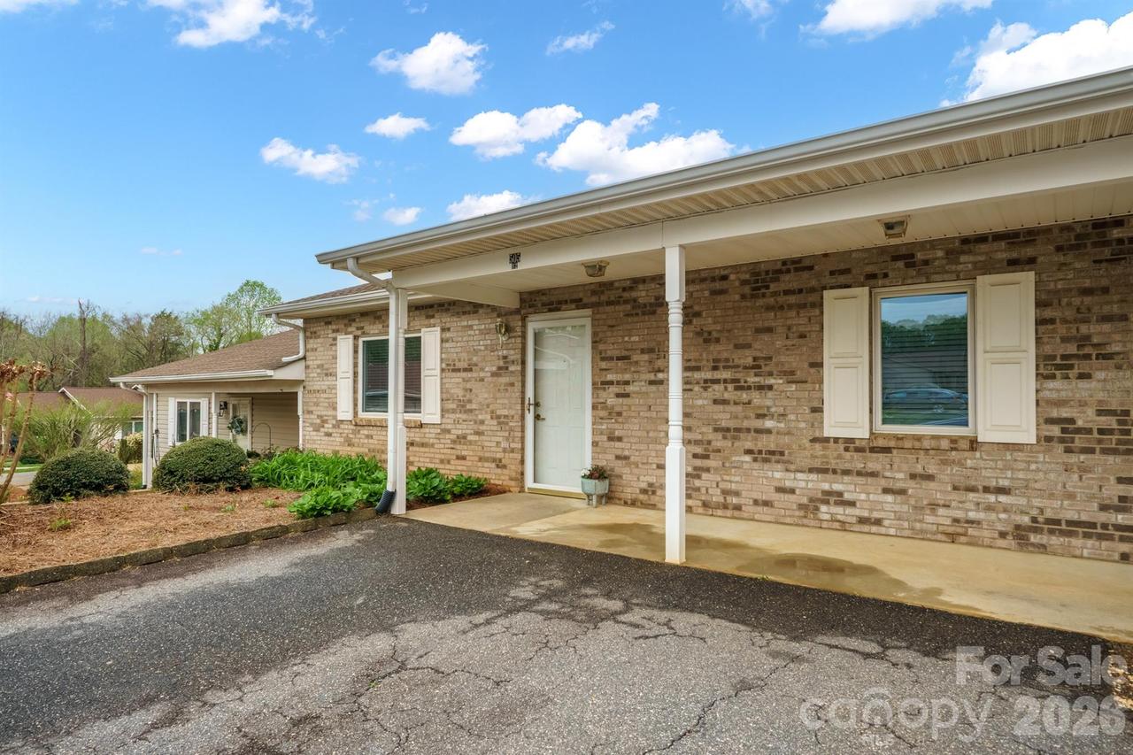 505 2nd Street Pl. #B2, Conover, NC 28613