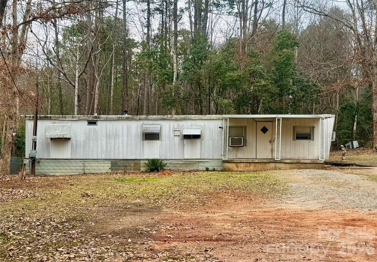 2715 39th Ave., Hickory, NC 28601