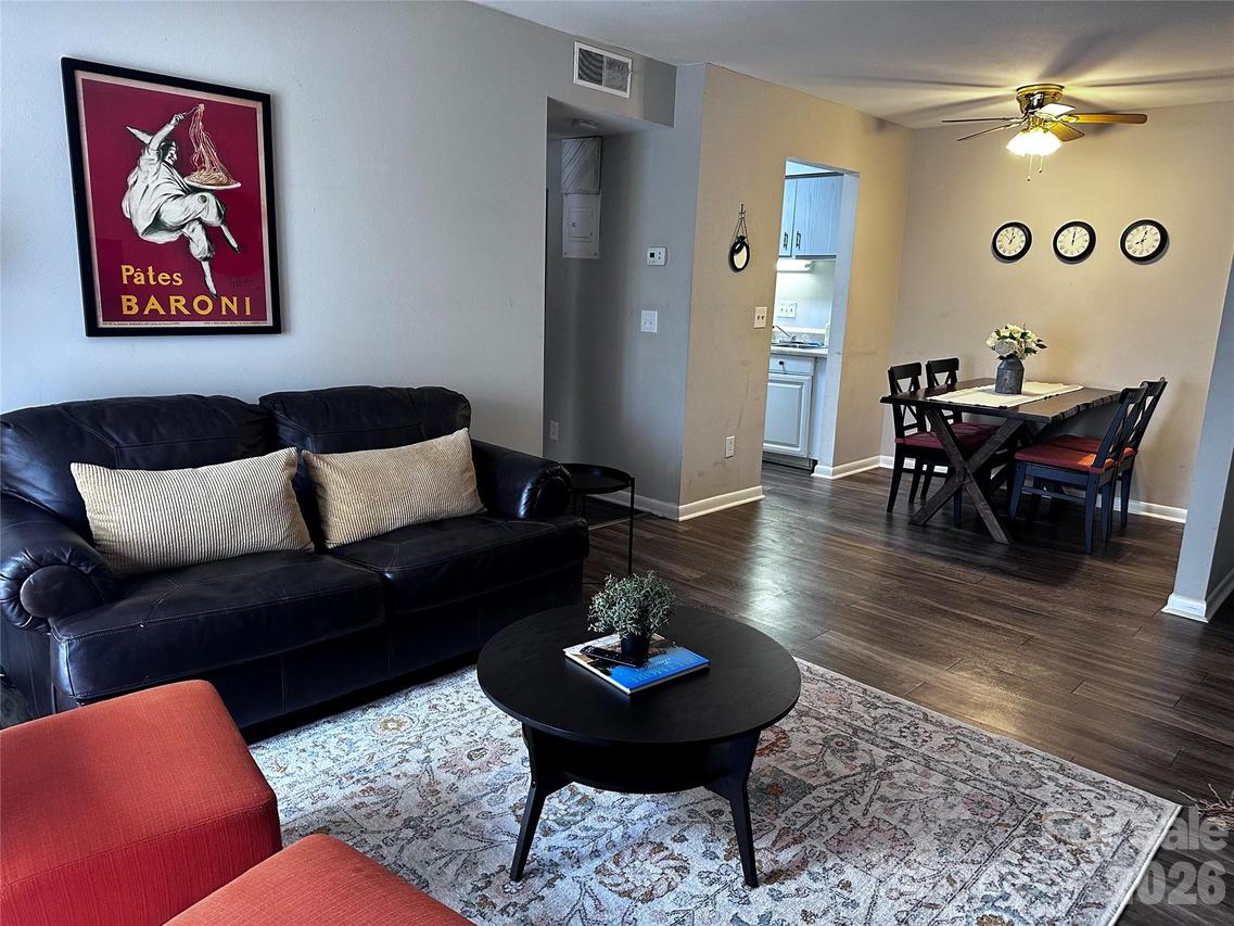 306 Orchard Trace Ln., Charlotte, NC 28213