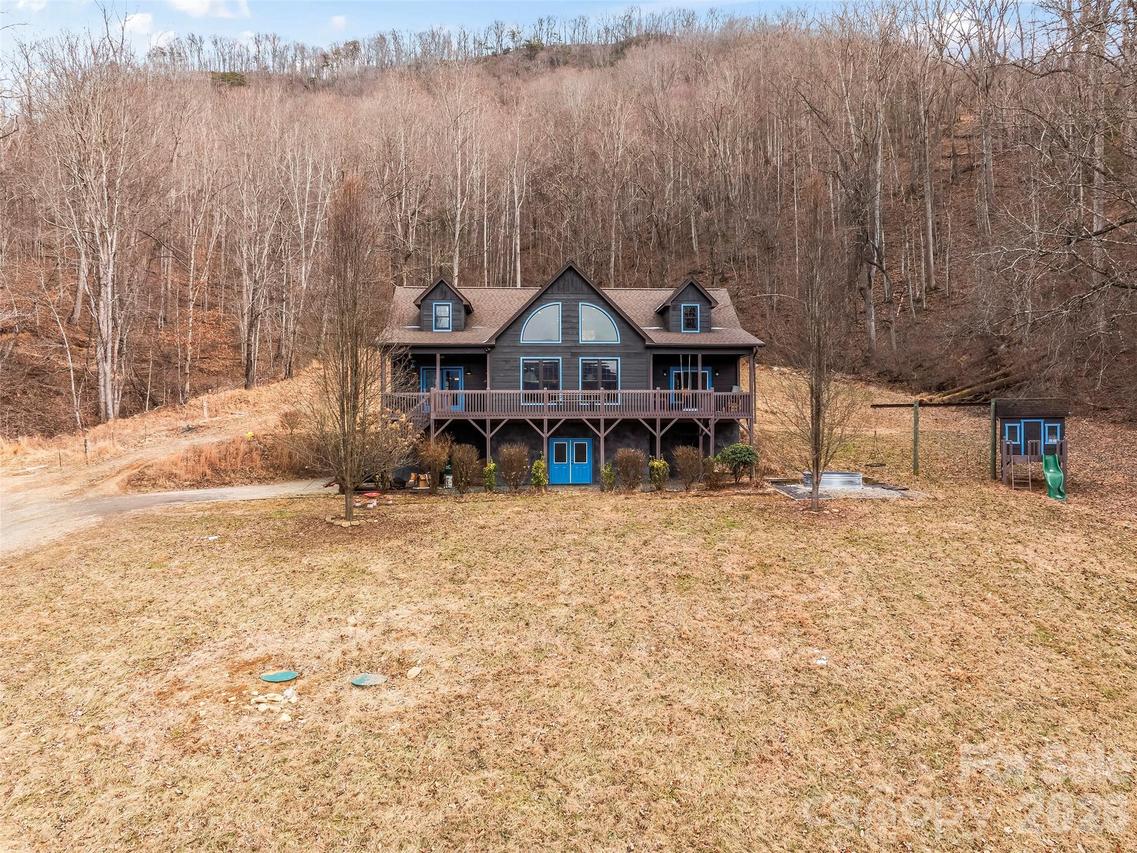 110 Mailon King Rd., Leicester, NC 28748