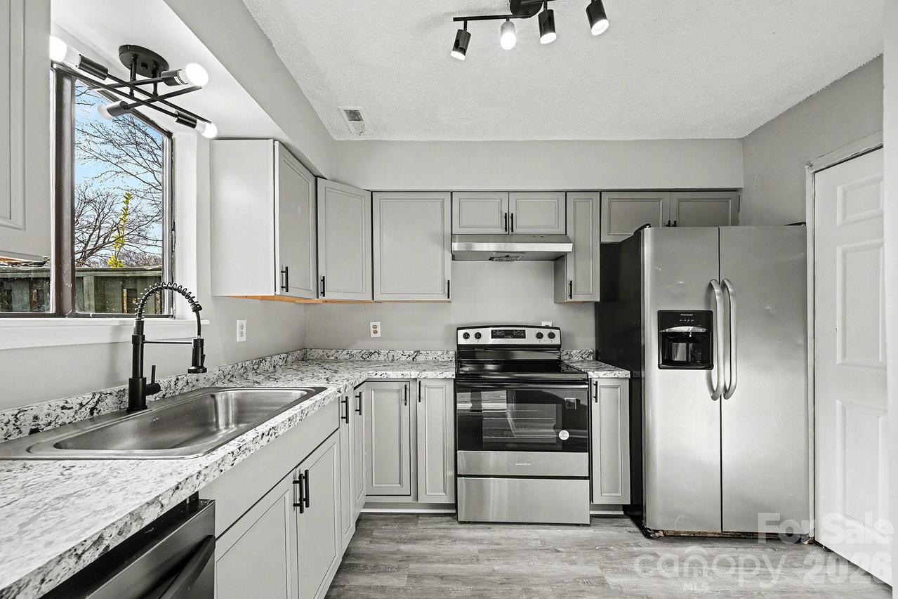 6134 Bent Tree Ct., Charlotte, NC 28212