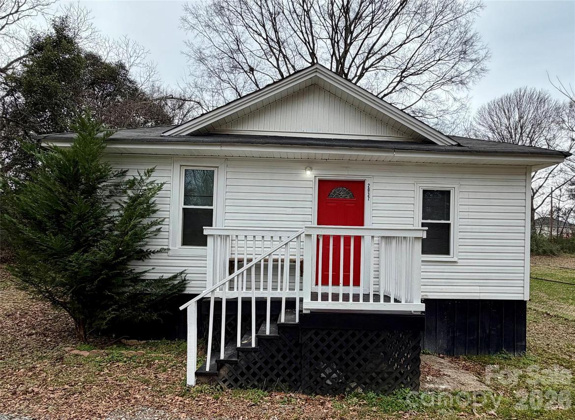 2037 S Pine Dr., Gastonia, NC 28054
