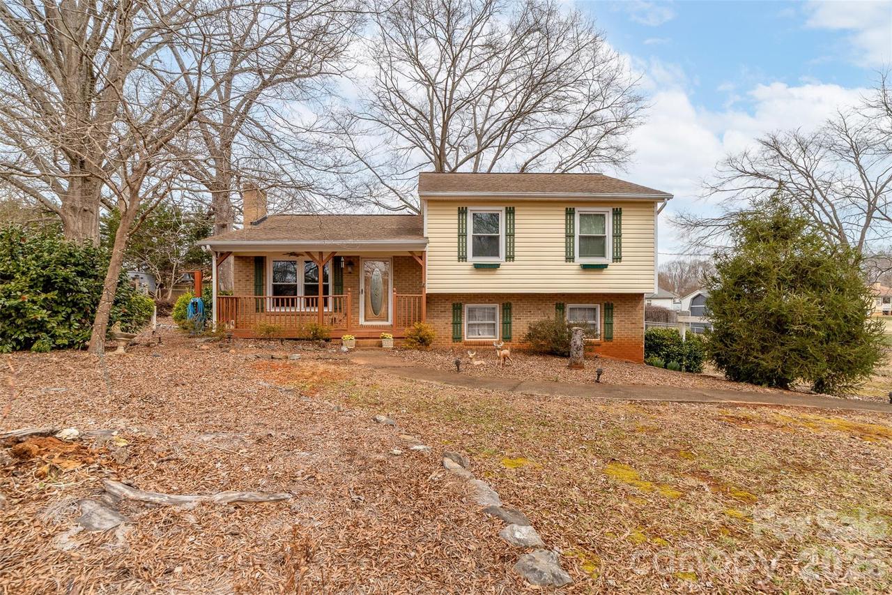 4709 Oakwood Cir., Gastonia, NC 28056