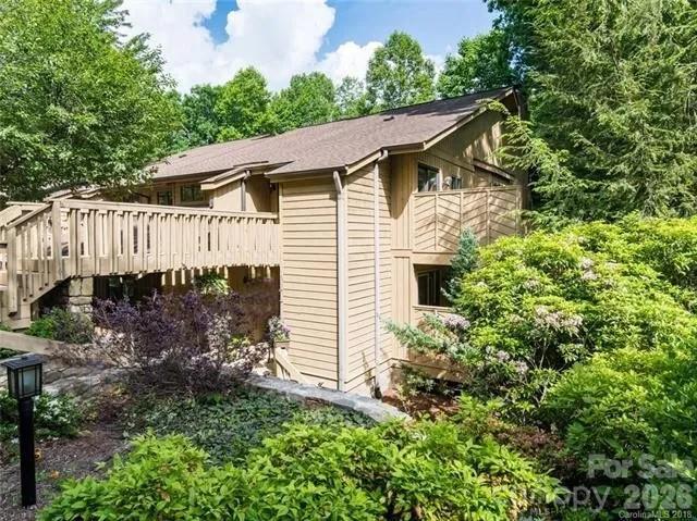 308 Live Oak Ln., Hendersonville, NC 28791