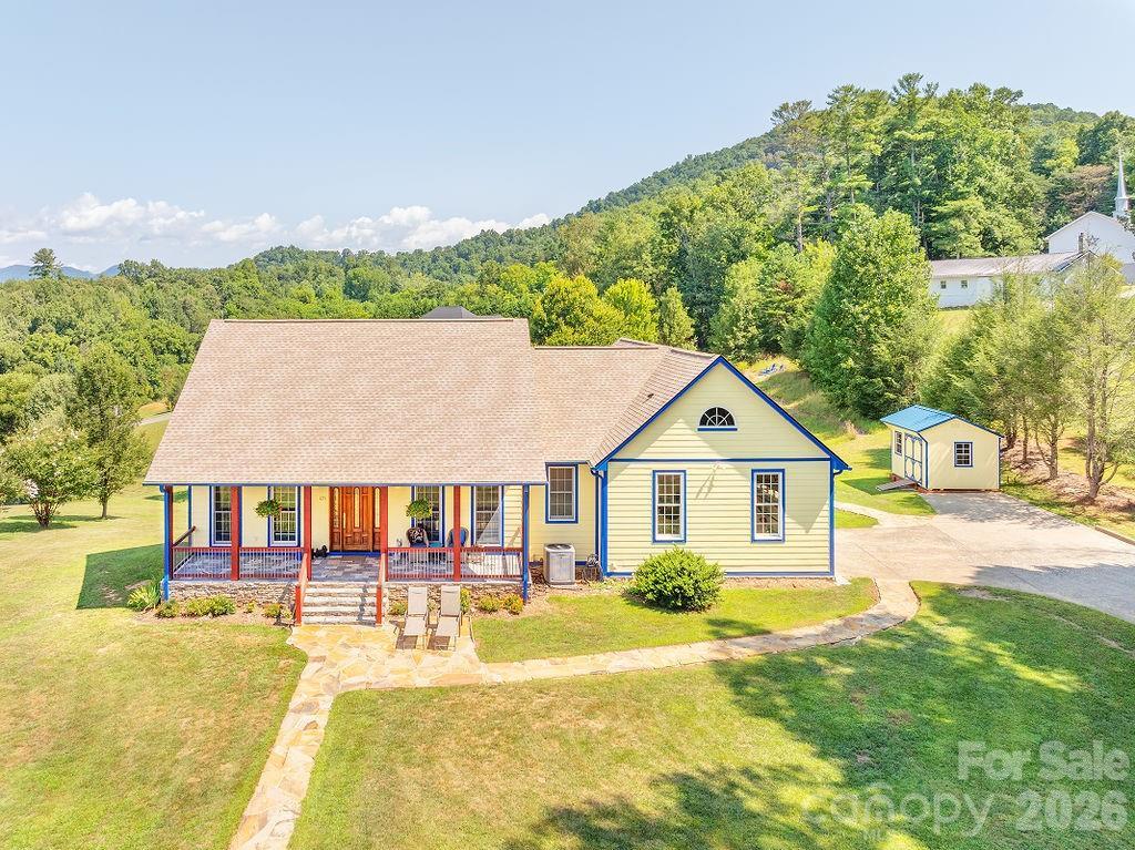 125 Ivy Meadows Dr., Weaverville, NC 28787