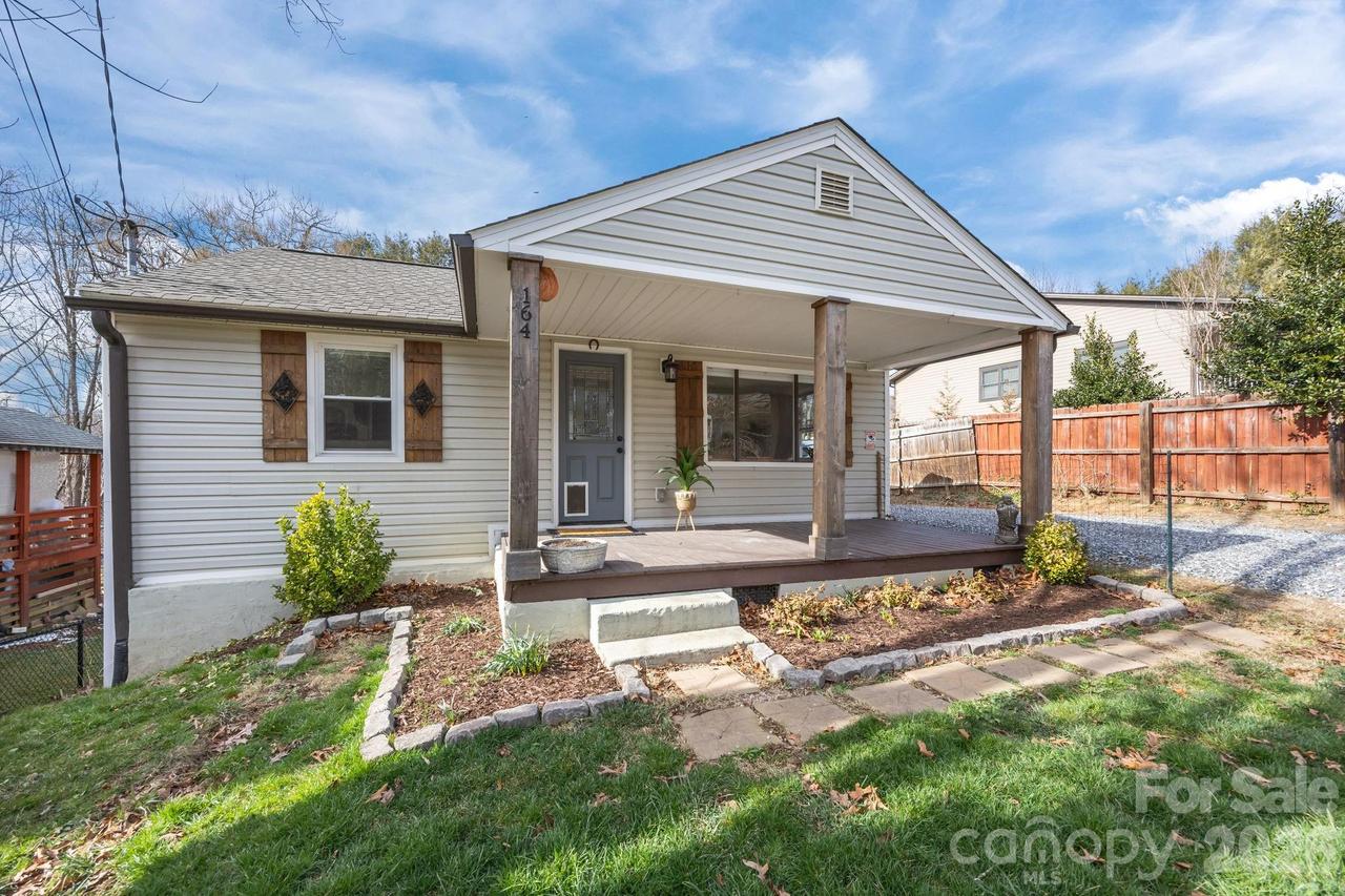 164 Lakeside Dr., Asheville, NC 28806