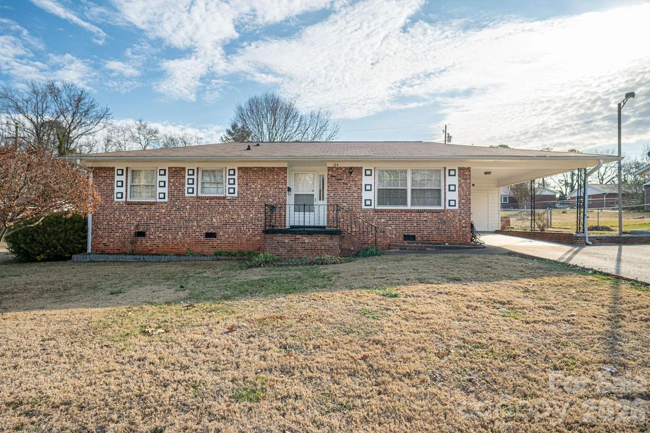 124 Burton Hills Cir., Gastonia, NC 28054