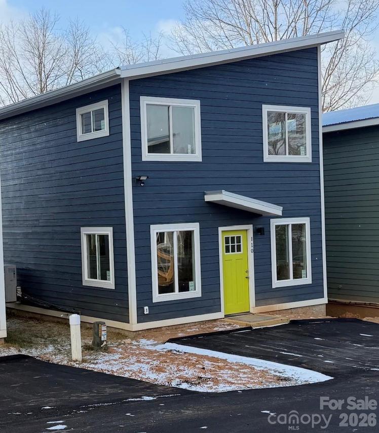 110 Lager Ln., Asheville, NC 28806