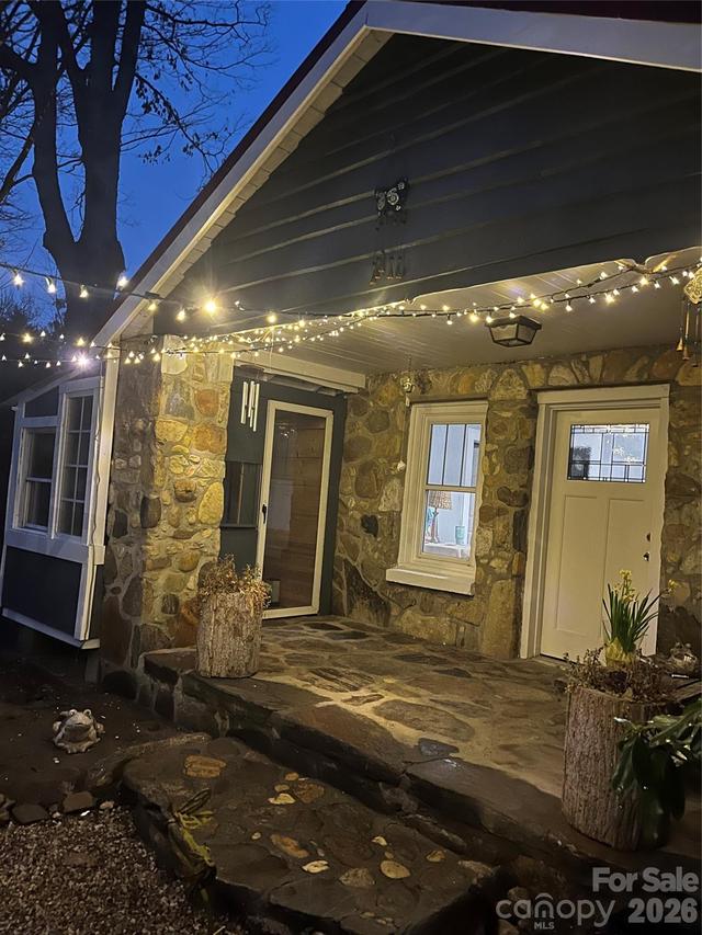 86 R And R Hyder Ln., Hendersonville, NC 28792