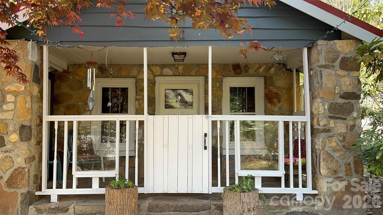 86 R And R Hyder Ln., Hendersonville, NC 28792