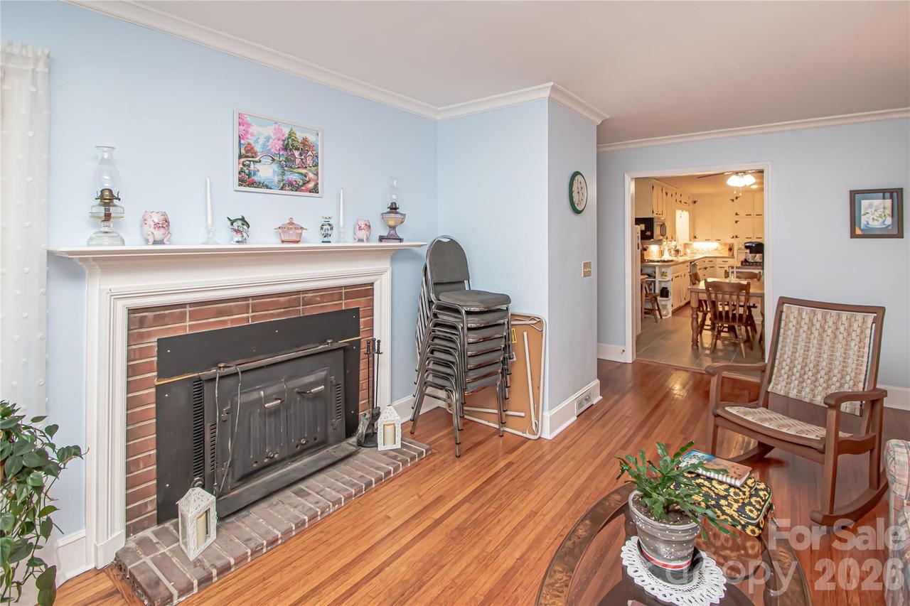 7218 Lakeside Dr., Charlotte, NC 28212