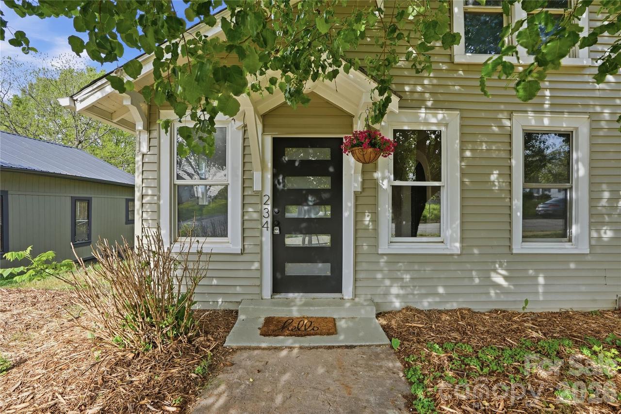 234 S Ervin Ave., Newton, NC 28658