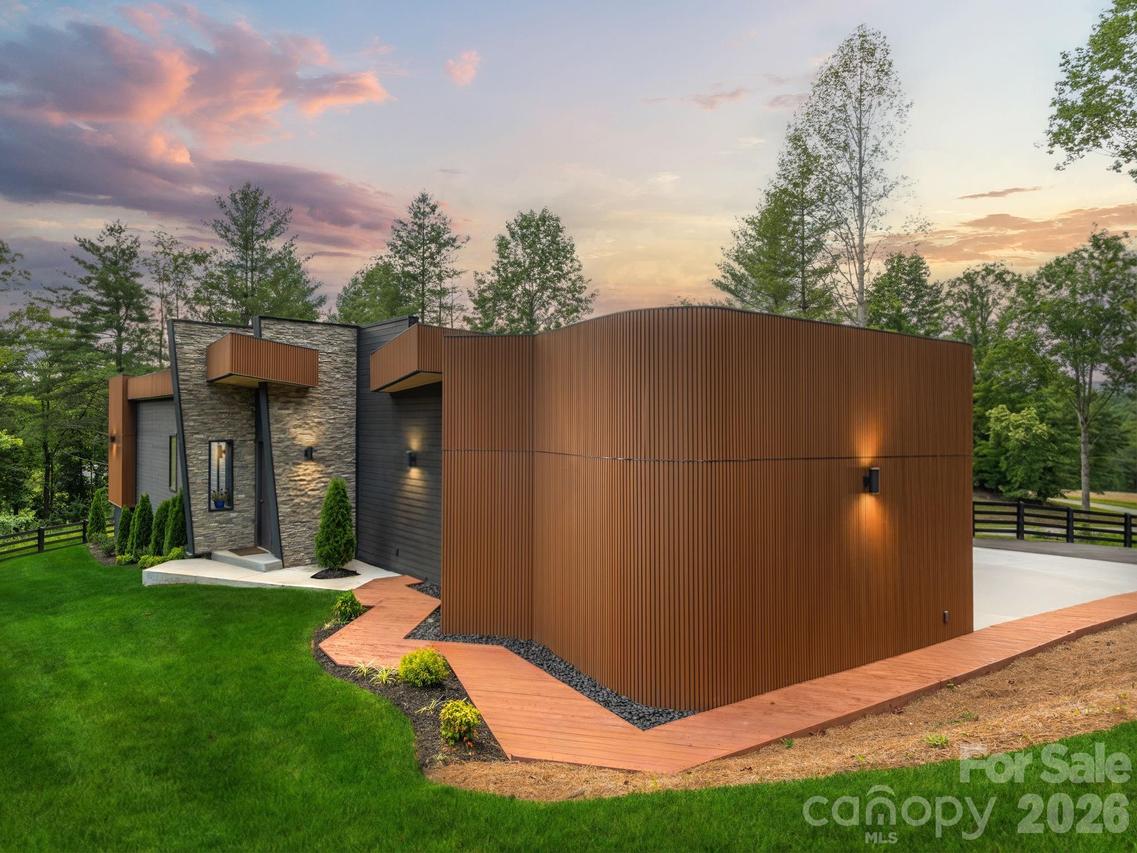 78 Manchester Way, Mills River, NC 28759