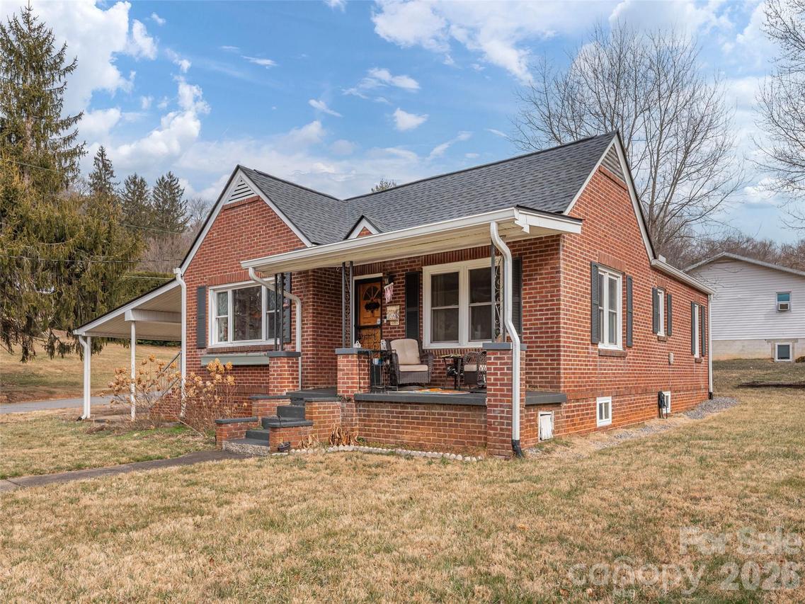 132 Maxwell St., Waynesville, NC 28786