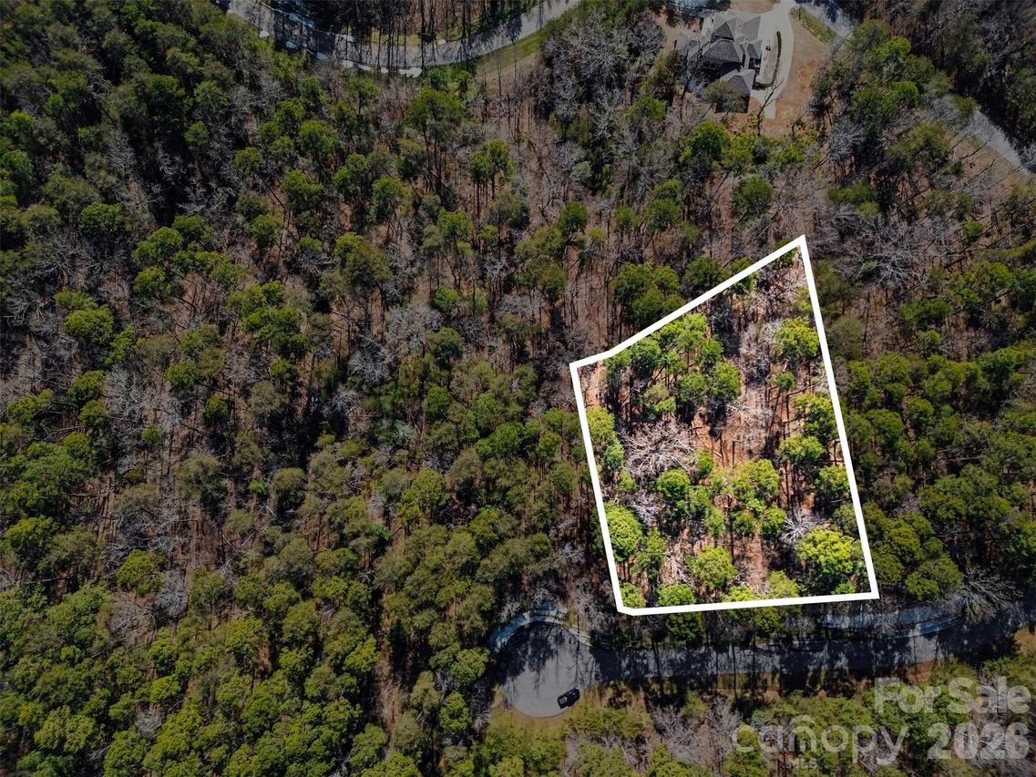 206 Lakewood Ct., New London, NC 28127