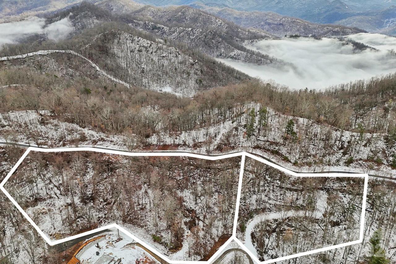 94 Locust Grove Ln., Weaverville, NC 28787