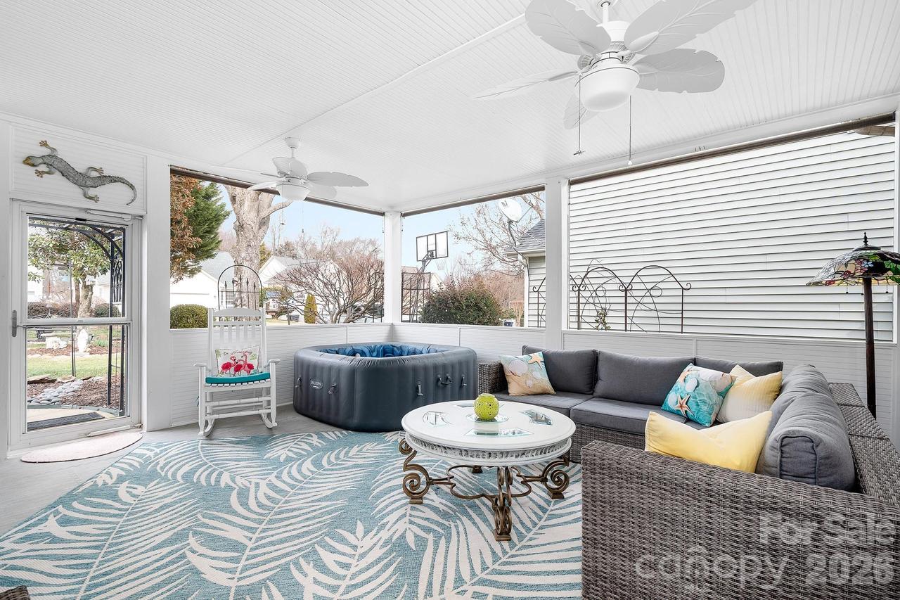 15618 Seafield Ln., Huntersville, NC 28078