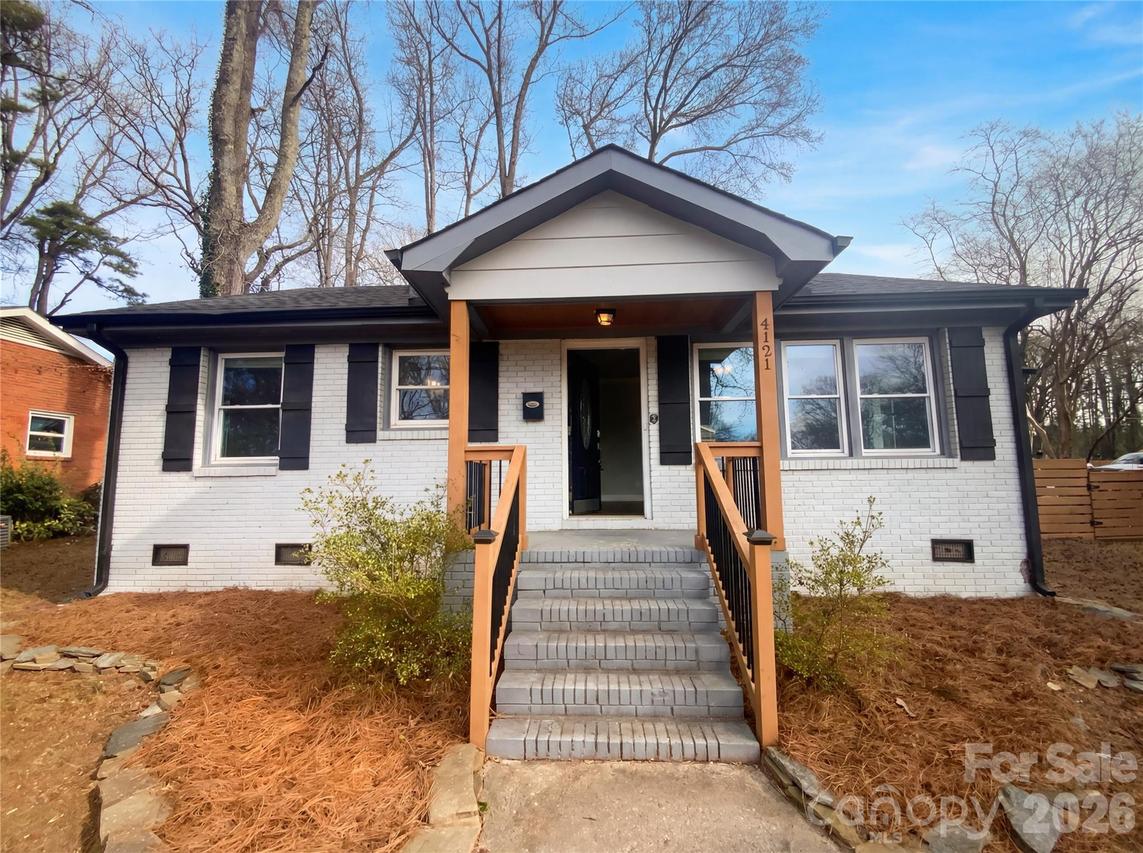 4121 Abbeydale Dr., Charlotte, NC 28205