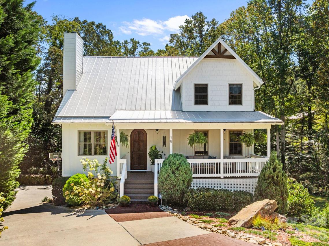 18 Oak Springs Dr., Arden, NC 28704