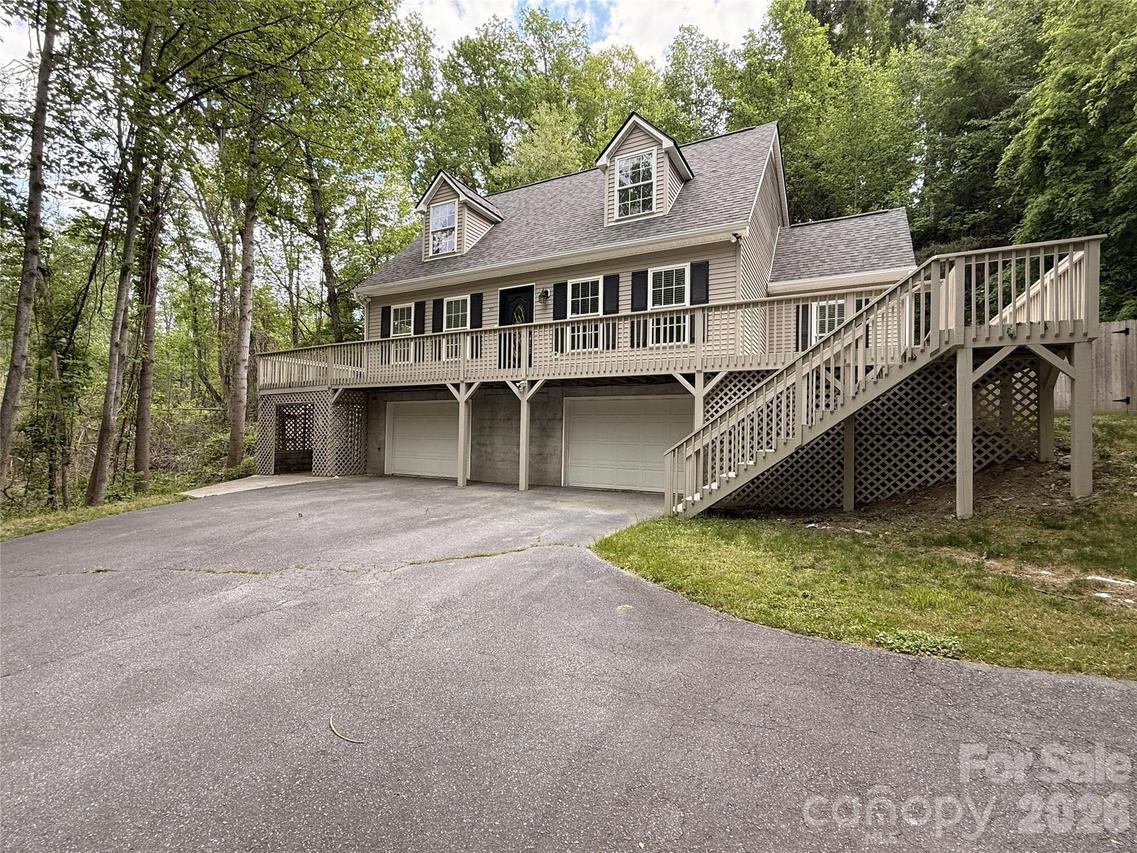315 Glenn Bridge Rd., Arden, NC 28704