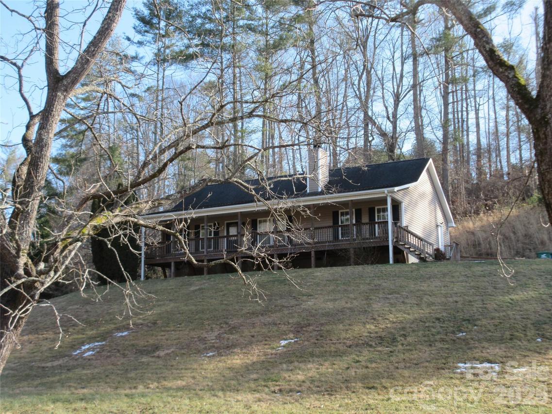 618 Brook Knoll Cir., Weaverville, NC 28787