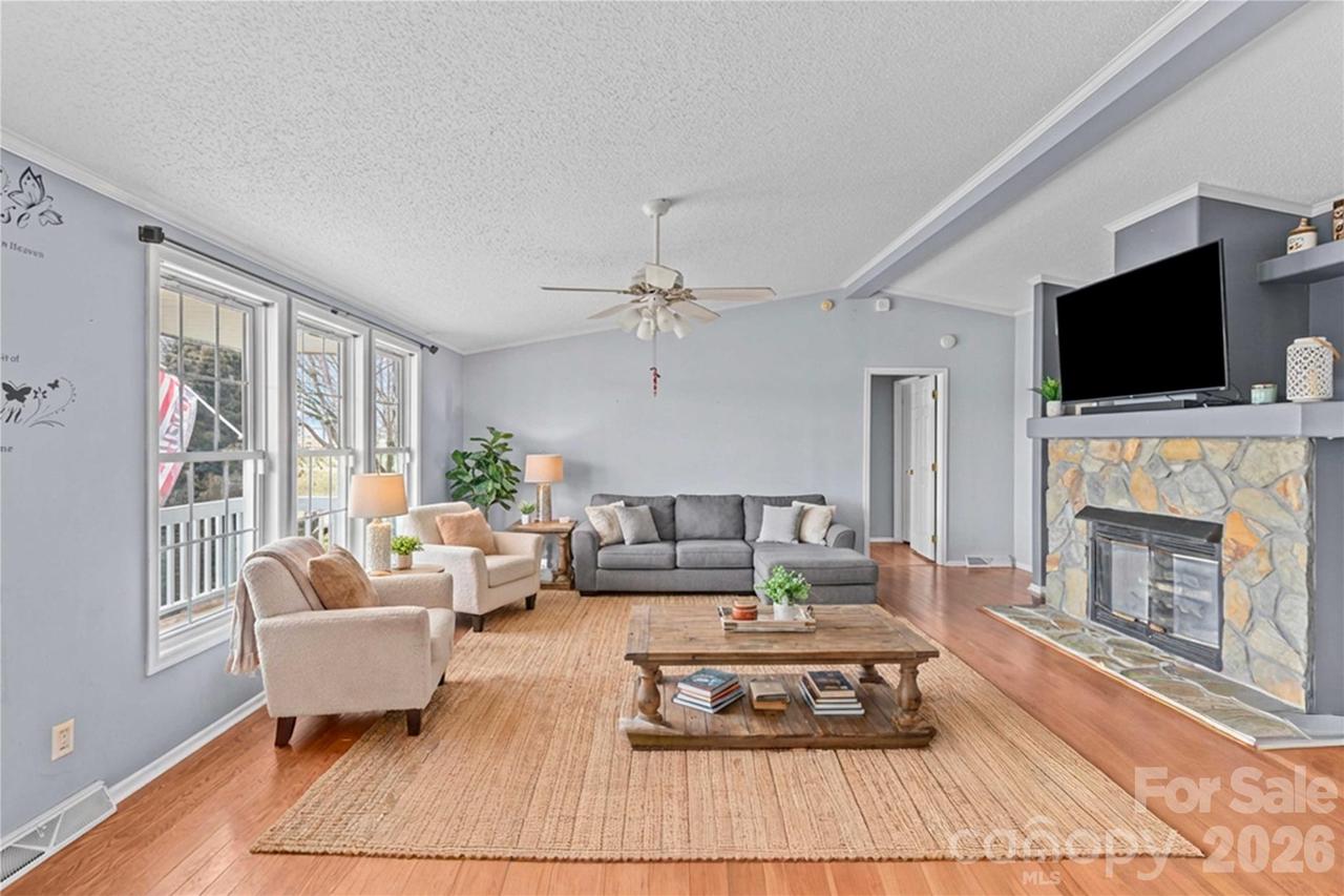 415 Massey Deal Rd., Statesville, NC 28625