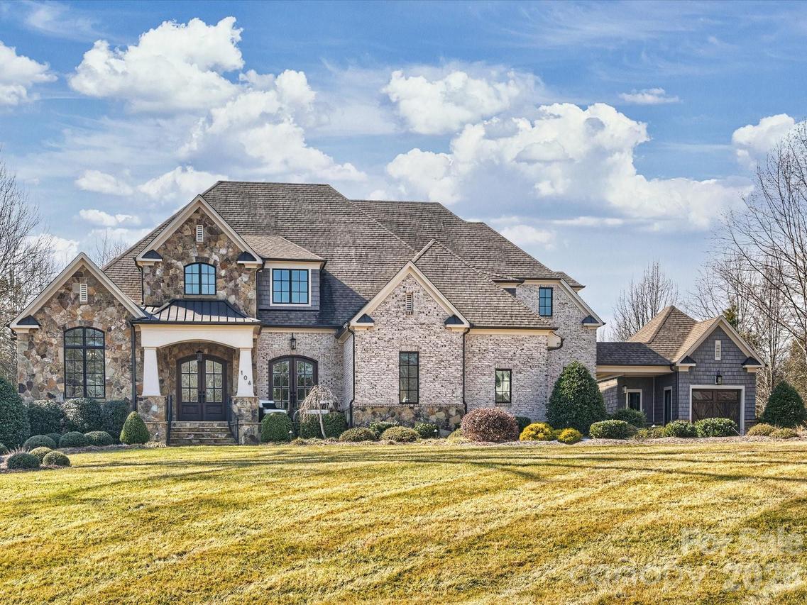 104 Crest Ct., Matthews, NC 28104