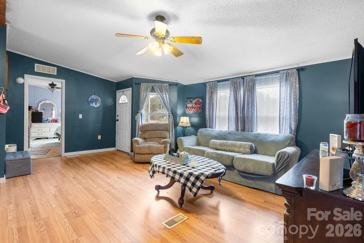 157 Broad Meadow Dr., Statesville, NC 28677