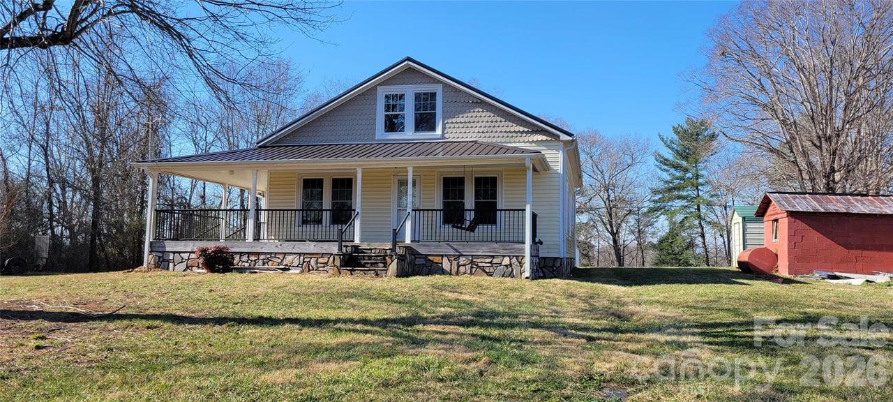 2601 Country Acres Pl., Hudson, NC 28638