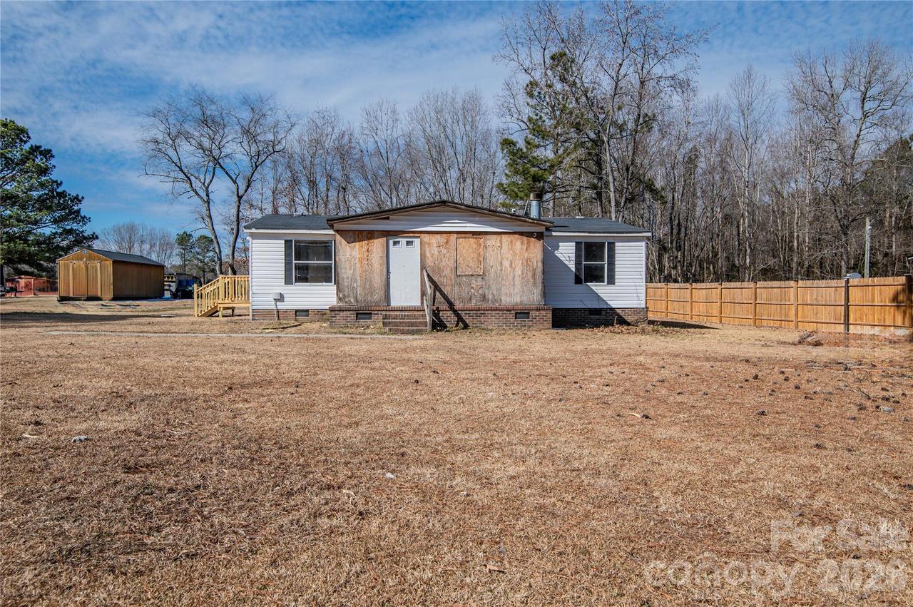 682 Grant Dr., Roanoke Rapids, NC 27870