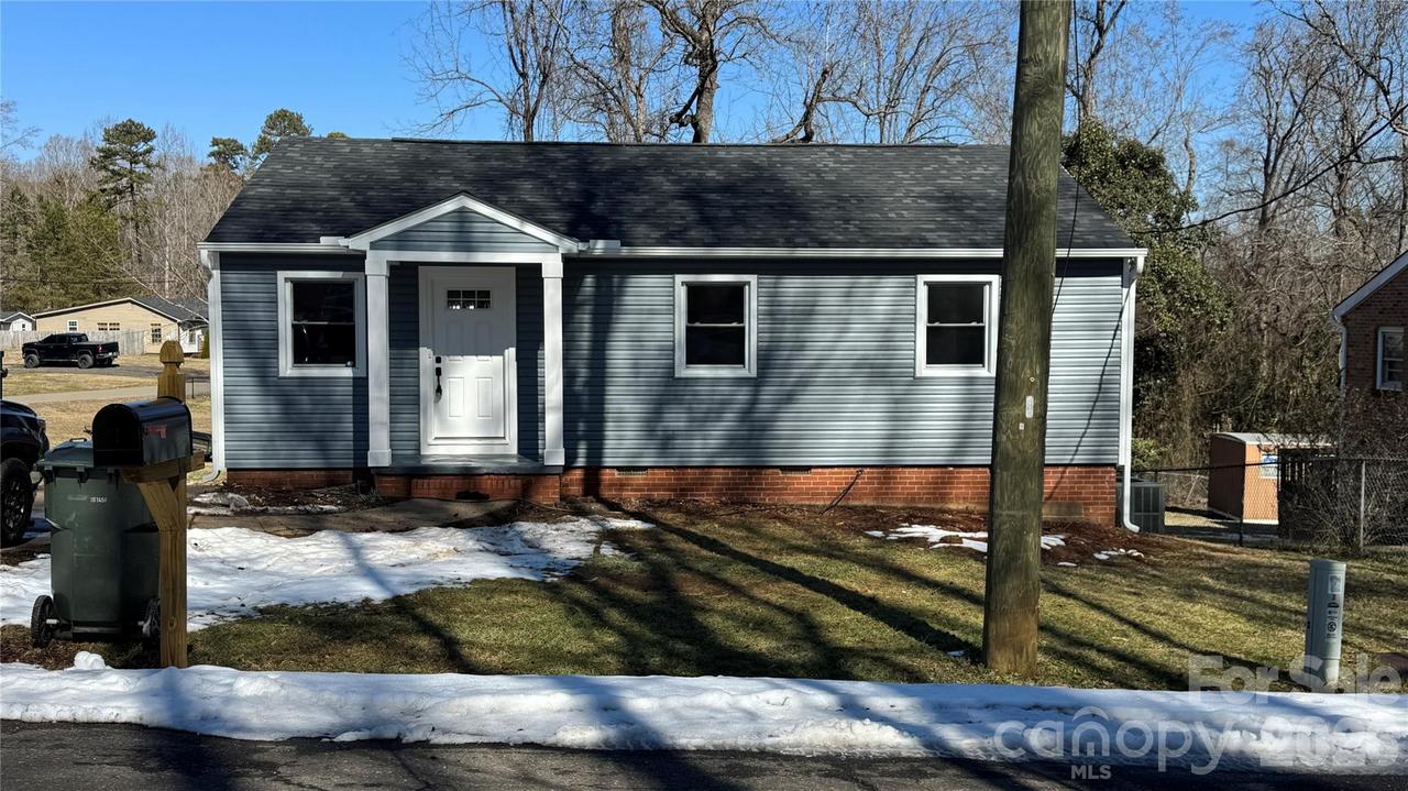 503 Caroline Ave., Lowell, NC 28098