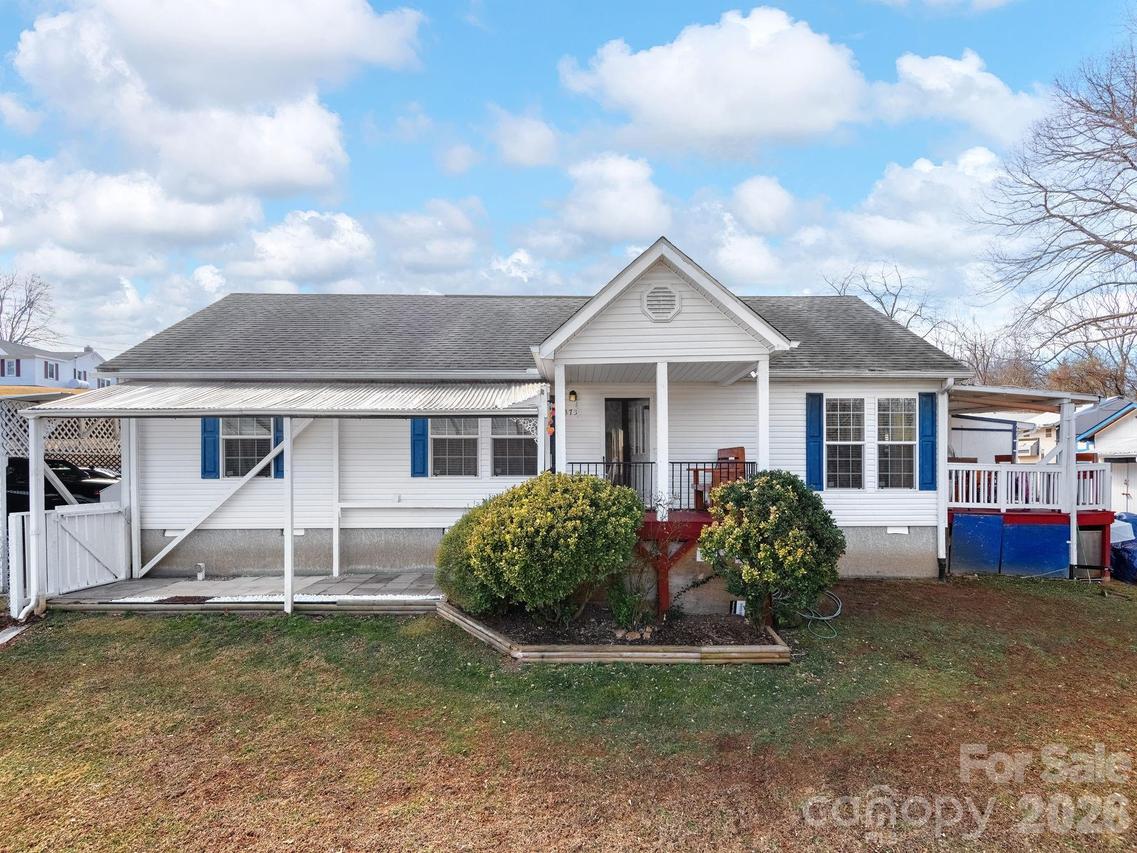 373 Starnes Cove Rd., Candler, NC 28715