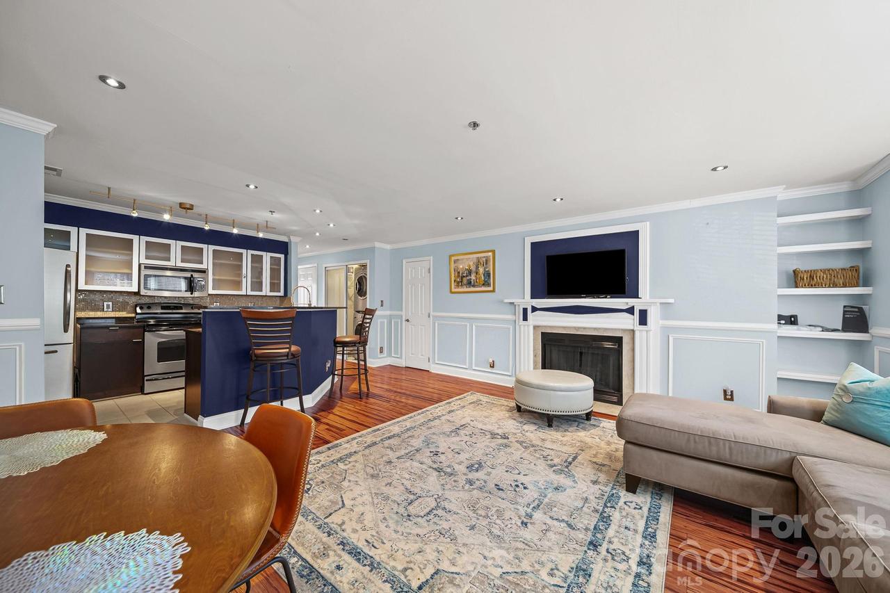 517 N Graham St. #2F, Charlotte, NC 28202