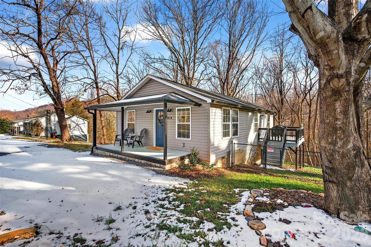 250 Seagle St., Marion, NC 28752