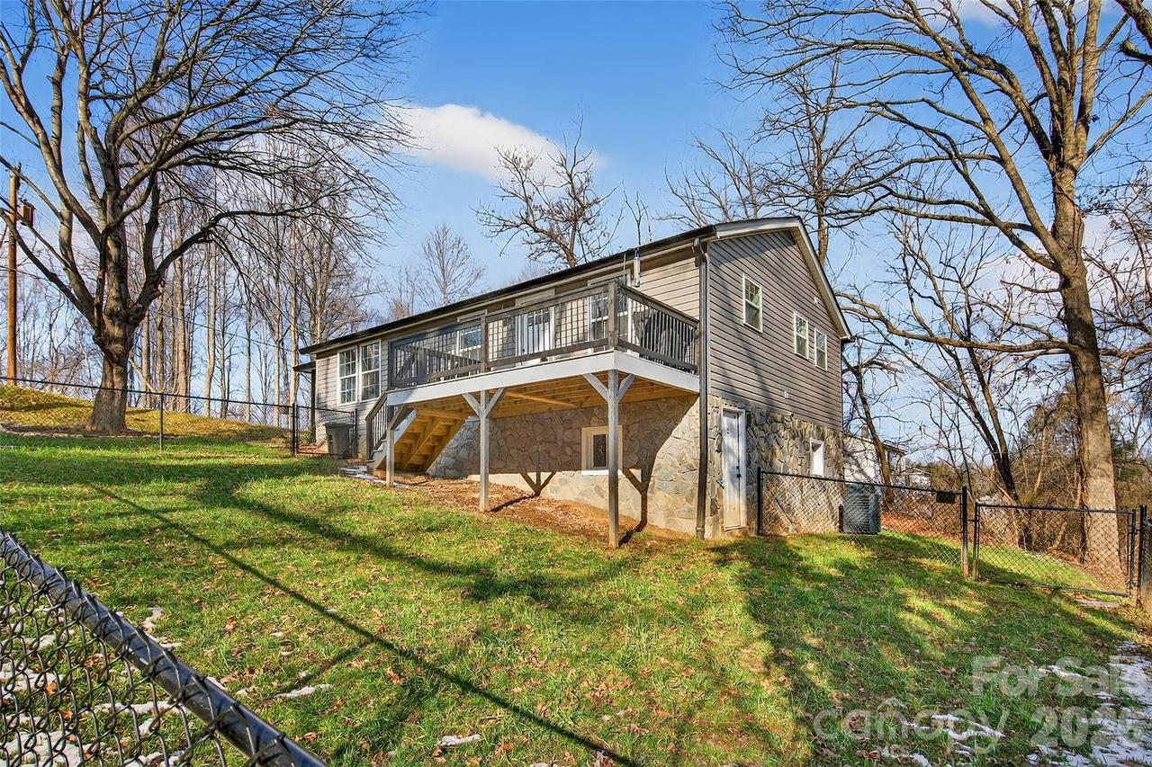 250 Seagle St., Marion, NC 28752