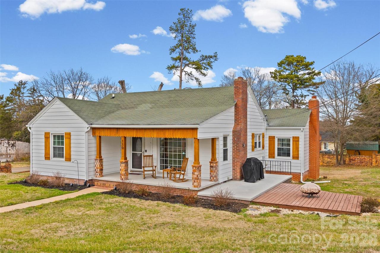 110 W Henry St., Belmont, NC 28012
