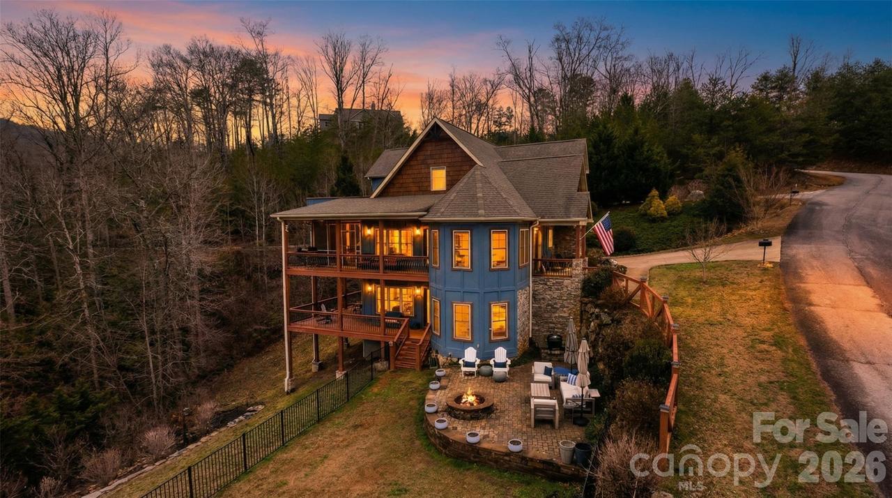 334 Willow Top Ln., Lake Lure, NC 28746